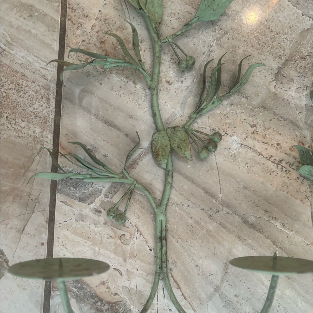 Decorative Metal Wall Art with Leaf Design